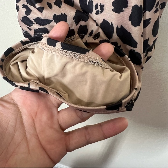 ModCloth The Peggy One-Piece Animal Print Vneck Swimsuit Size Medium Adjustable - Picture 6 of 11